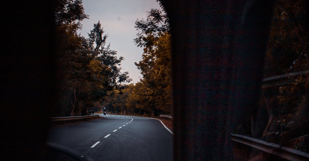 Understanding Acoustic Windscreens for a Quieter Ride in Sydney